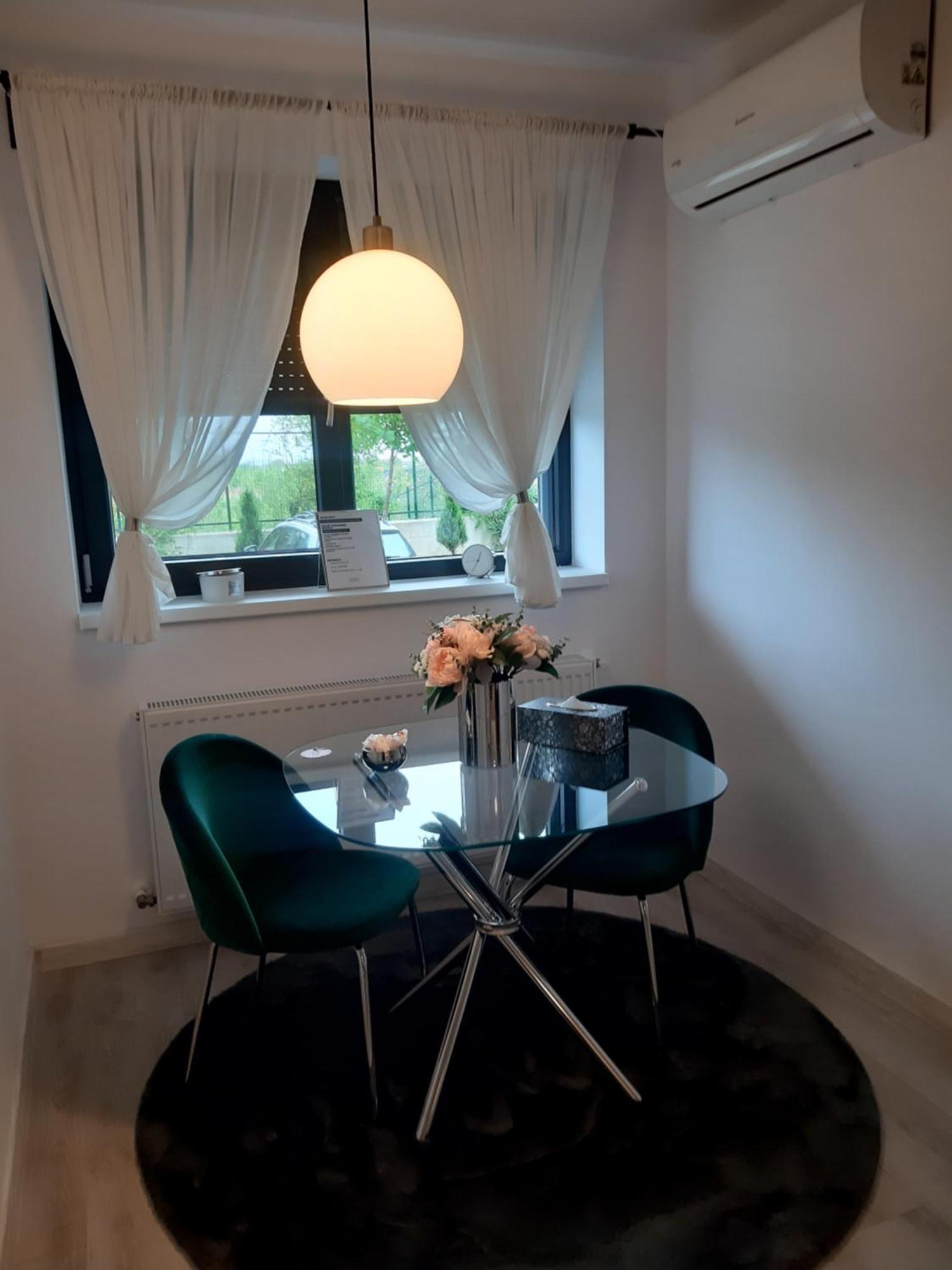 Mia!! Self Check-In!! Apartment Bucharest Exterior photo